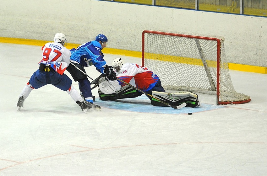 МХК «Белгород» дважды обыграла хоккеистов «Брянска»