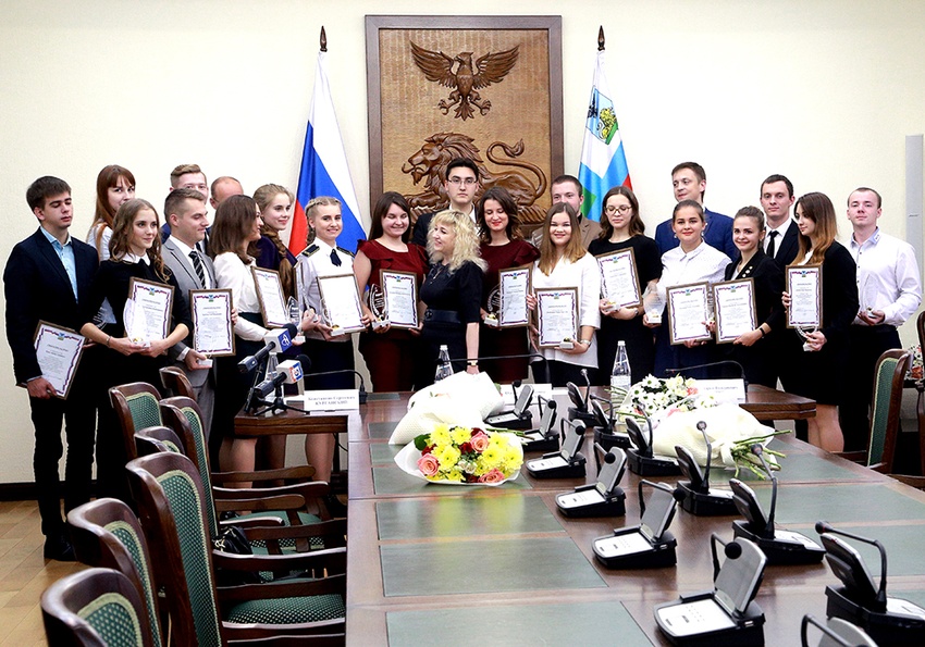 20 белгородских студентов получили губернаторские стипендии