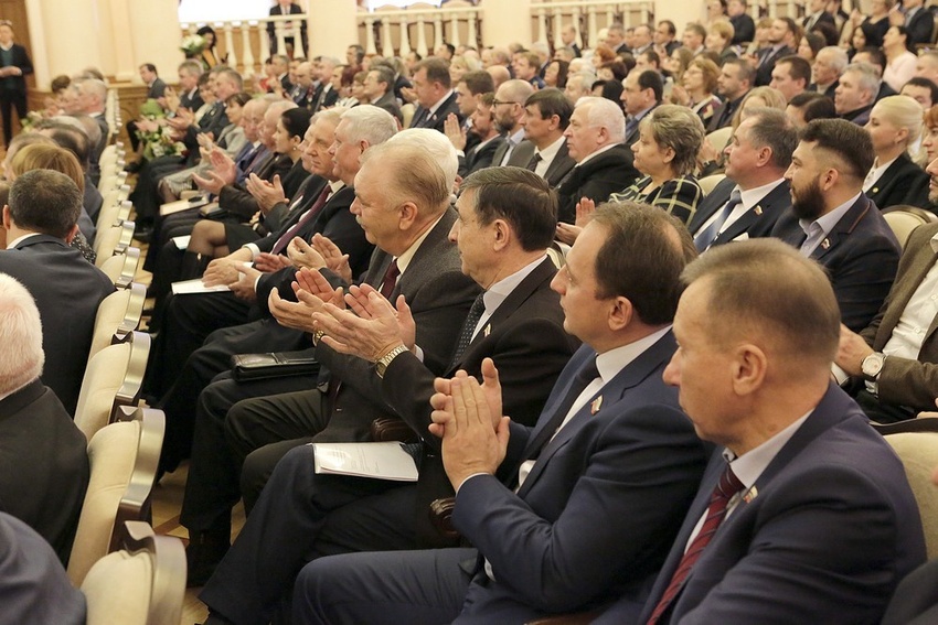 54 белгородца получили государственные и областные награды